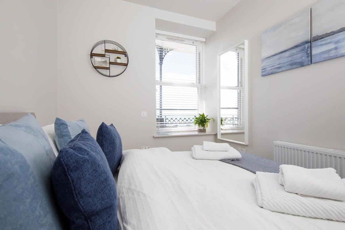 Panoramic Sea Views In Beachfront Apt W Balcony Bognor Regis Kültér fotó