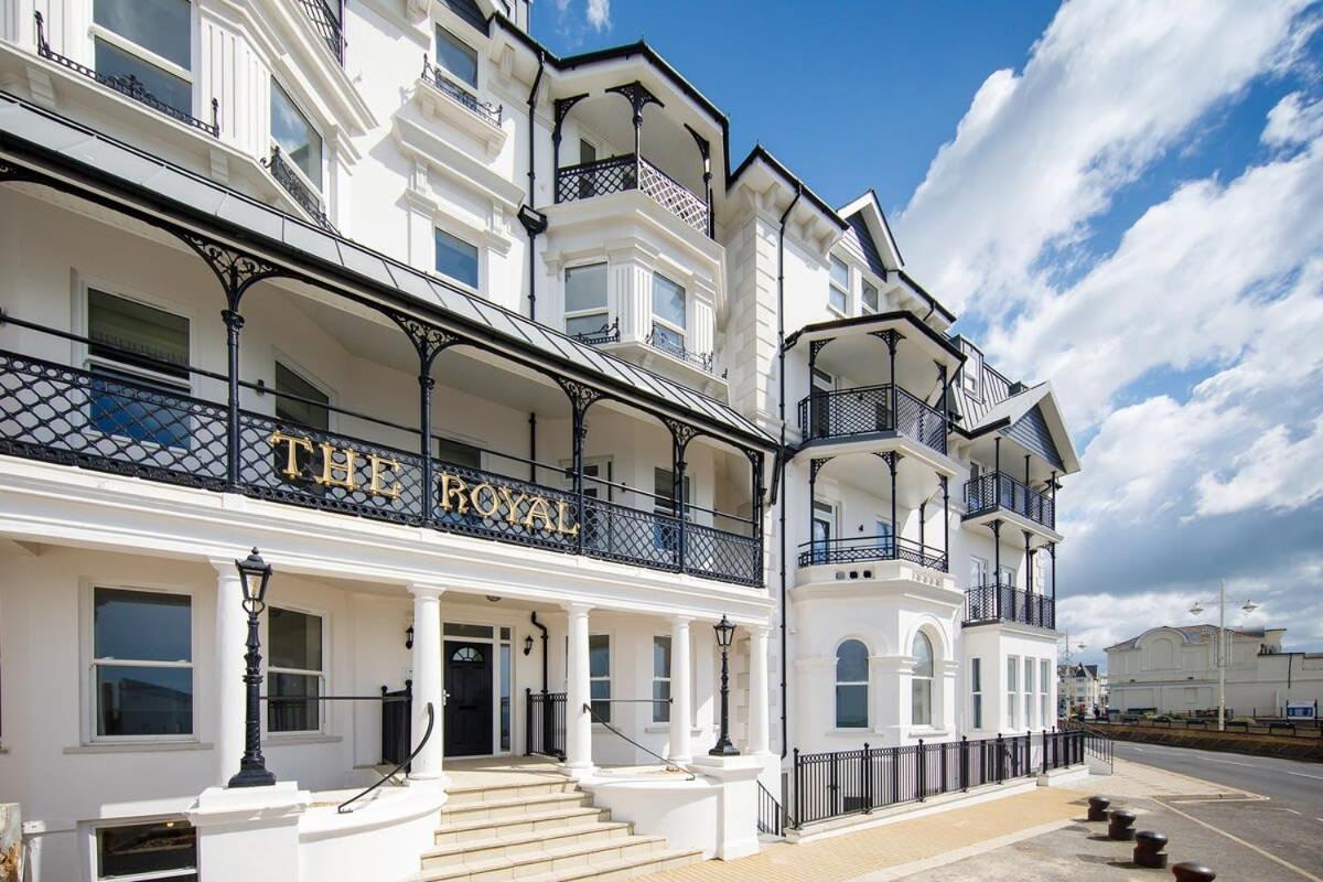 Panoramic Sea Views In Beachfront Apt W Balcony Bognor Regis Kültér fotó